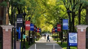 Read more about the article Foreign student enrolment falls at US universities for first time in years – Firstpost