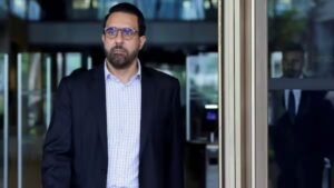 Read more about the article In a first, Singapore PM strips Leader of Opposition of his post – Firstpost