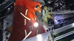 Read more about the article China says 2 dead, 15 rescued as cargo ship with Filipino crew capsizes in South China Sea; 4 missing – Firstpost