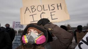 Read more about the article US DOJ probes Minnesota Governor, Minneapolis Mayor over alleged obstruction of immigration enforcement – Firstpost