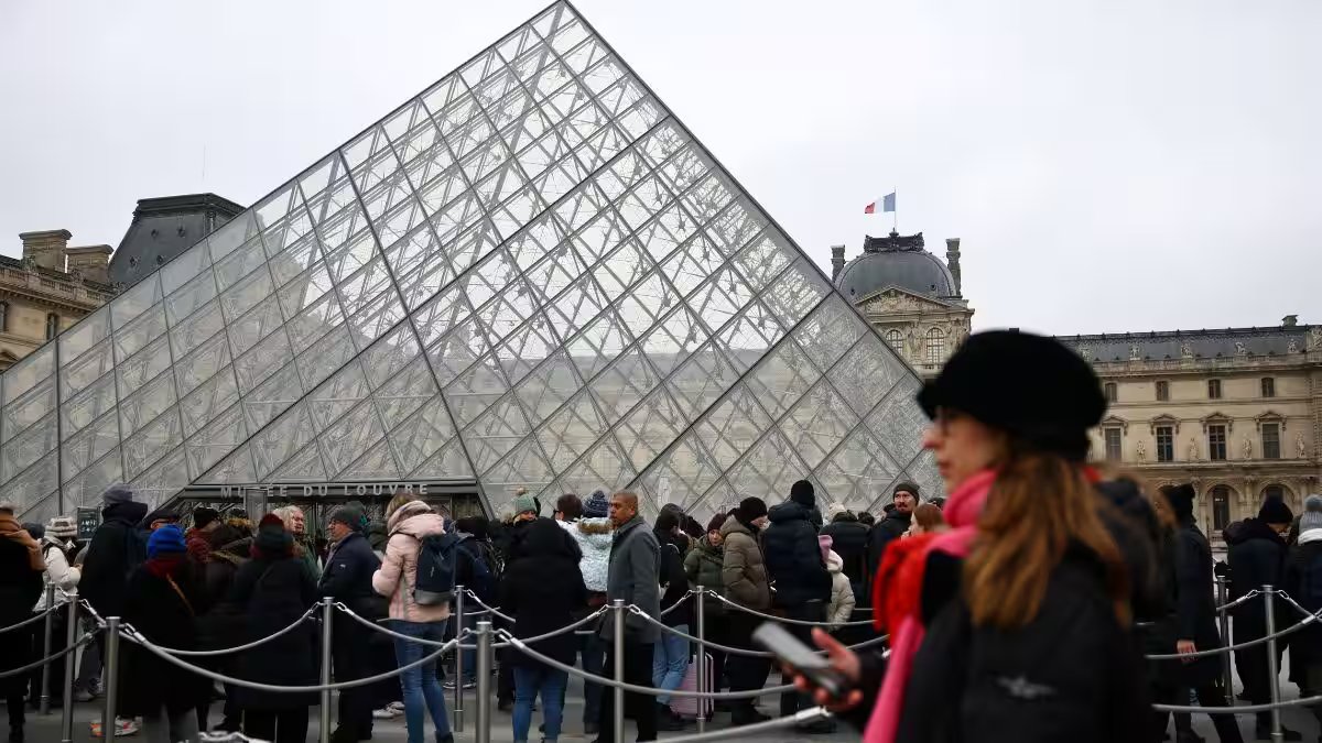 Louvre president resigns amid string of scandals – Firstpost