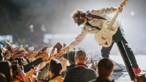 Read more about the article Aamir Khan visits Arijit Singh’s Murshidabad home amid his retirement; here’s why this is the right for the singer to step away from the spotlight