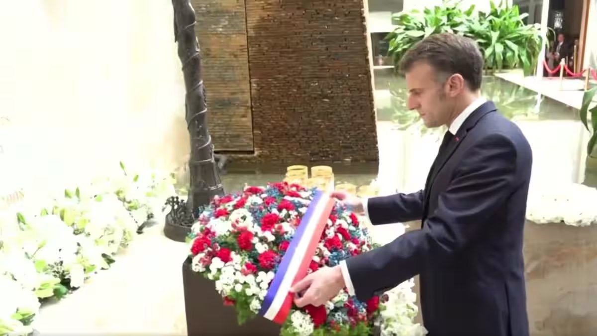 Macron pays tribute to 26/11 attacks' victims in Mumbai – Firstpost