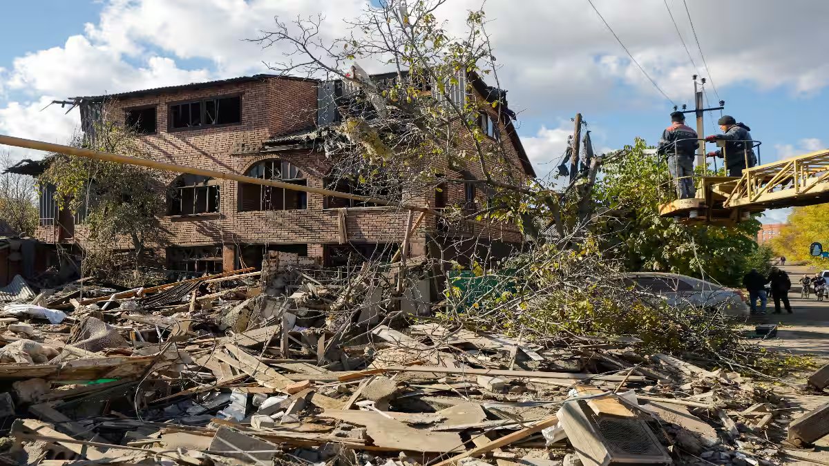 US steps up pressure on Ukraine for peace deal as midterms loom: Report – Firstpost