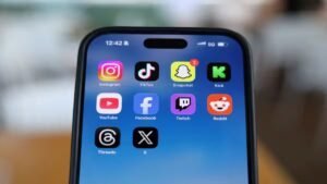 Read more about the article Government cuts social media takedown deadline to 3 hours, tightens rules on AI content – Firstpost