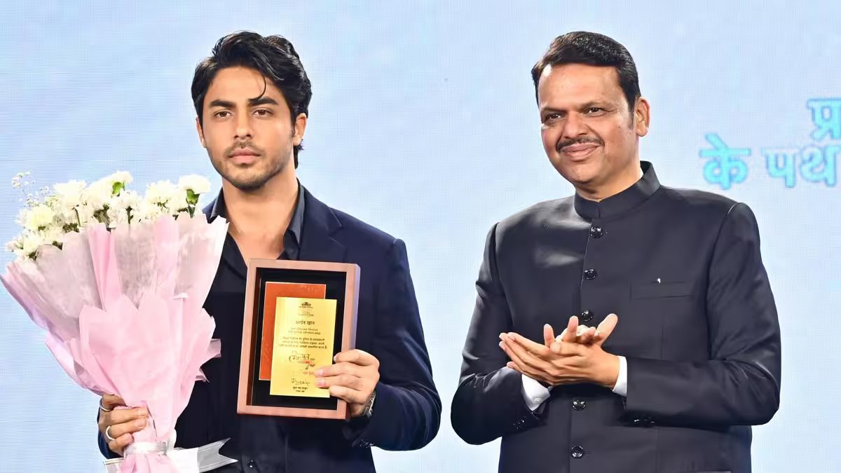 Aryan Khan wins Best Debutant Director of the Year for Netflix's 'The Ba***ds of Bollywood', receives award from Maharashtra CM Devendra Fadnavis: WATCH – Firstpost