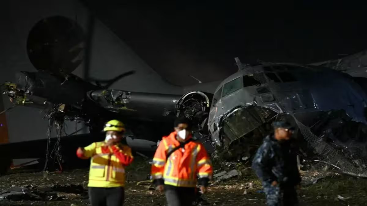 Cargo plane carrying cash crashes in Bolivia, 22 dead, $62 million scattered – Firstpost